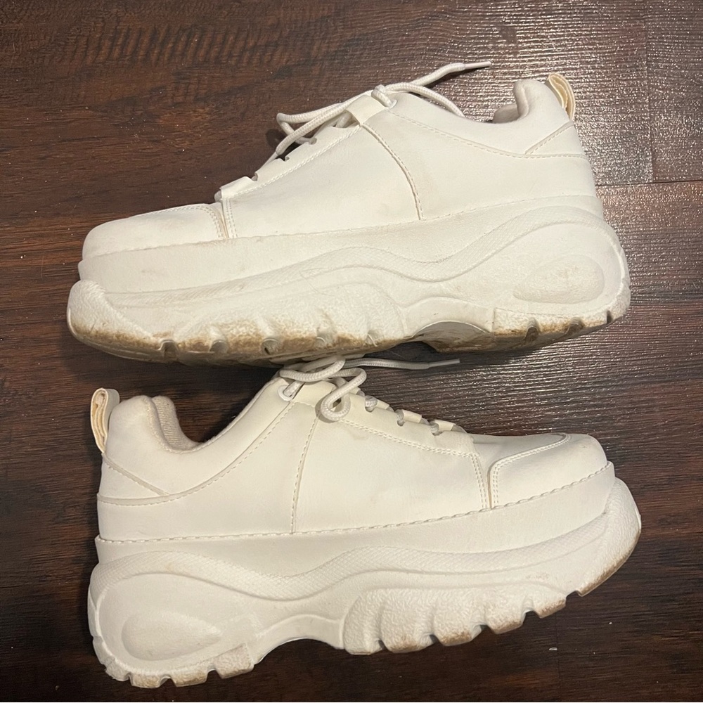 BAMBOO Women's Cream Chunky Platform Sneakers